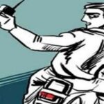 बिना नंबर की बाइक पर बदमाशों ने युवती से छीना