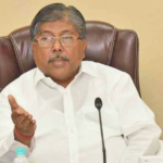 मराठा आरक्षणाचा खेळखंडोबा! सरकारनं मराठ्यांच्या पाठीत खंजीर खुपसला